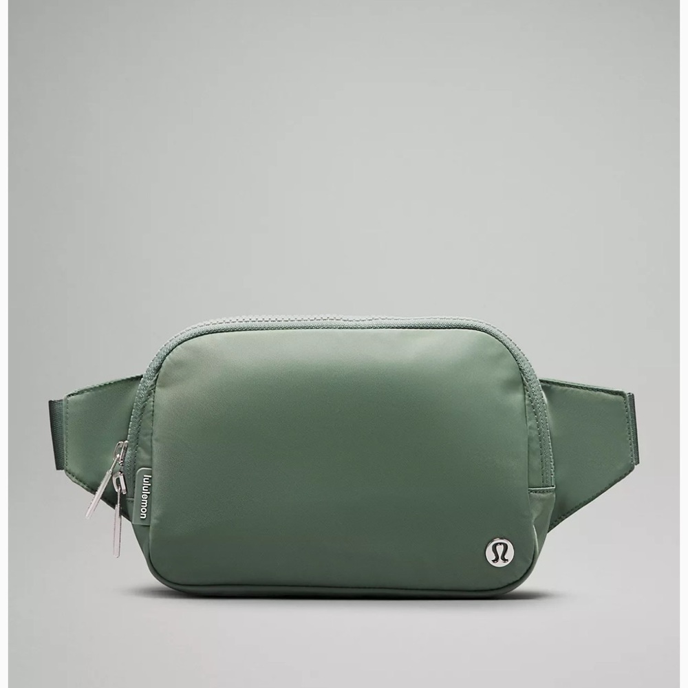 Lululemon Everywhere Belt Bag (Large Size)